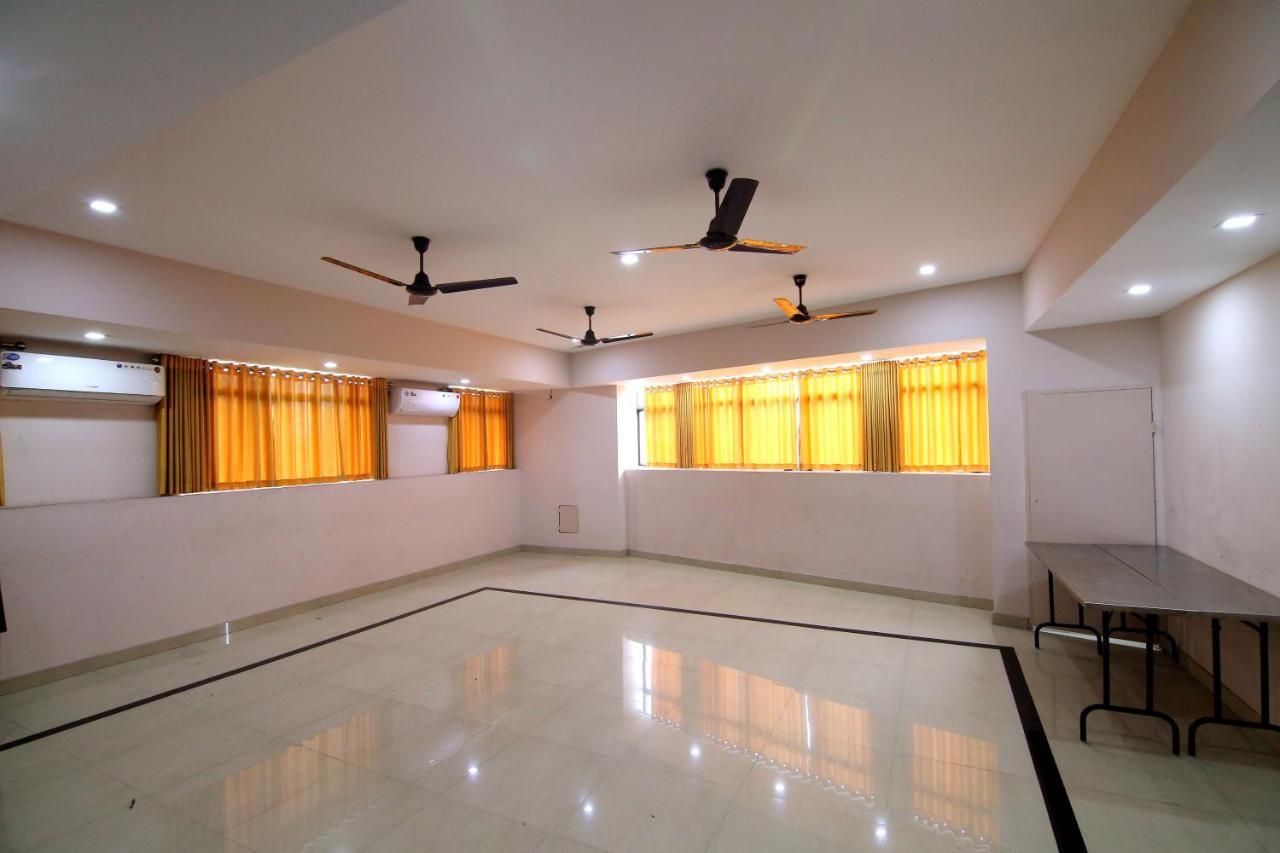 Devanganam Residency Hotel Guruvāyūr Esterno foto