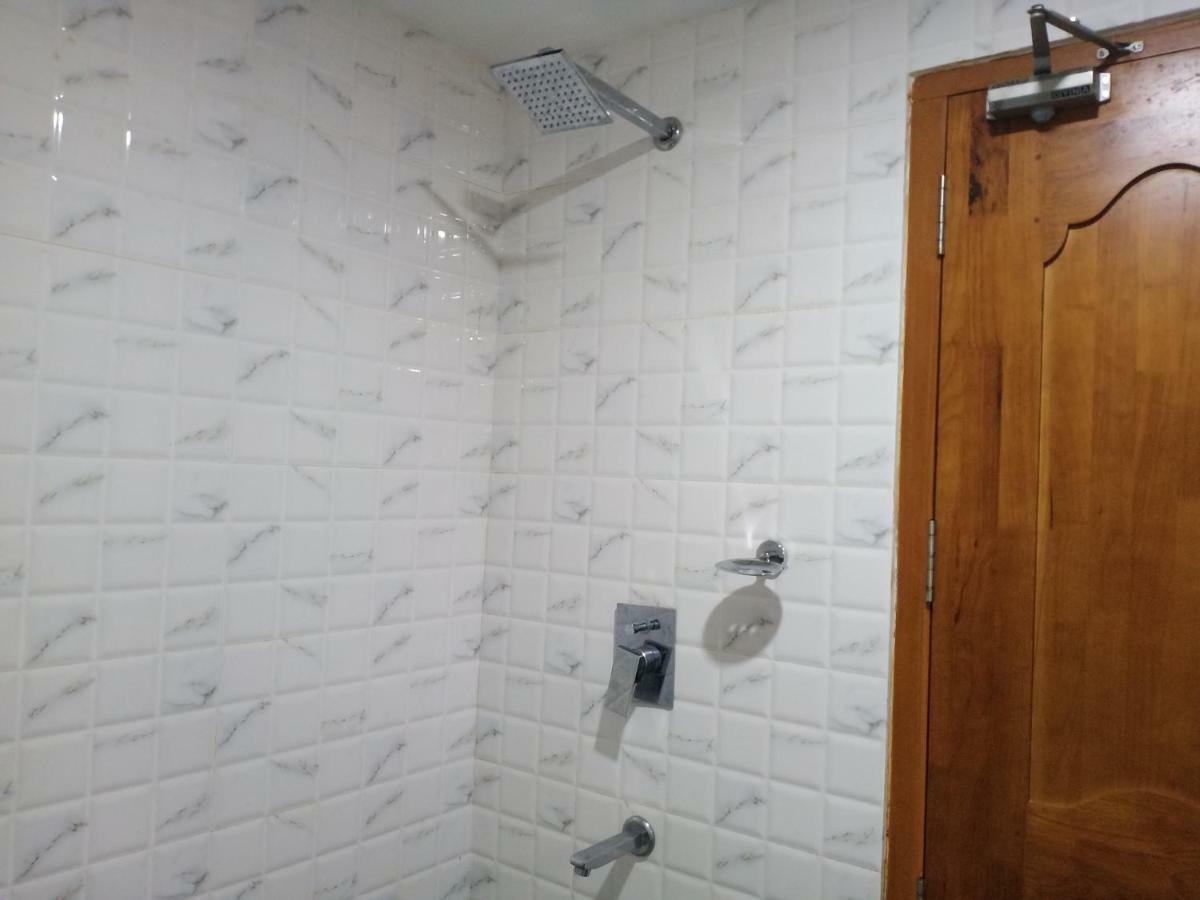 Devanganam Residency Hotel Guruvāyūr Esterno foto