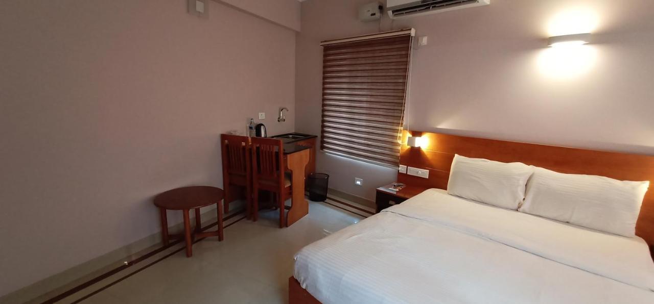 Devanganam Residency Hotel Guruvāyūr Esterno foto