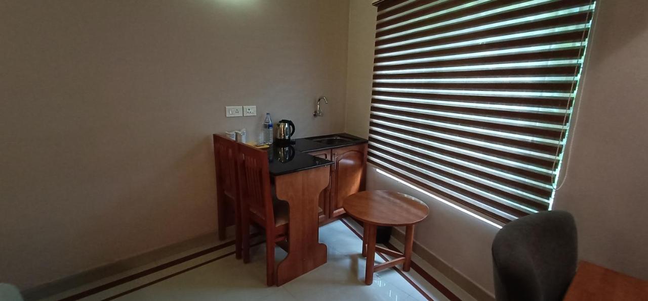 Devanganam Residency Hotel Guruvāyūr Esterno foto
