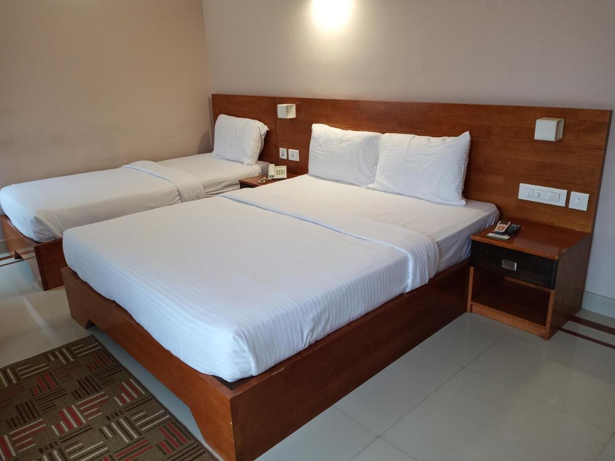 Devanganam Residency Hotel Guruvāyūr Esterno foto